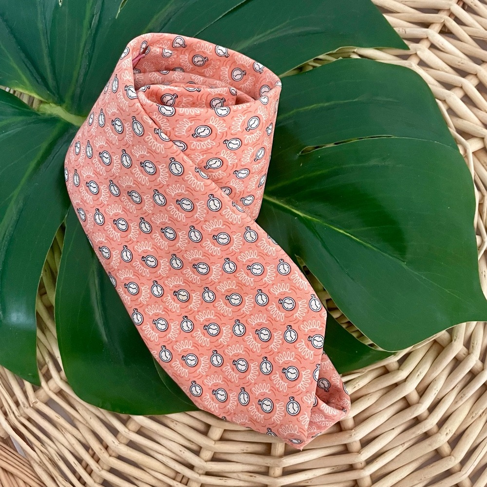 Vineyard Vines Martha’s Vineyard Clock silk tie Handpicked by Shep & Ian